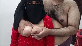 Pakistani Stepdaughter in Hijaab Fucked By Her Own Stepfather