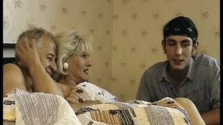 Spanner fragt ob er mit ficken darf
