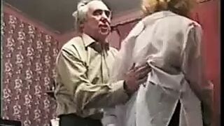Amateur English Slutwife Gangbang - Yvette