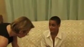 Fist & anal games with french woman