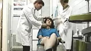 Simona Valli in Dentist.