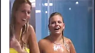 CFNM shower (Portugal)