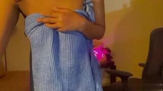 Girl friend bathroom video naked