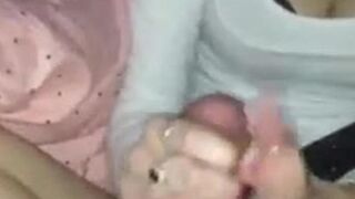 Amateur girl handjob cum