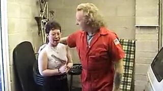 British Granny fuck 8 : The Haunted Shaghouse