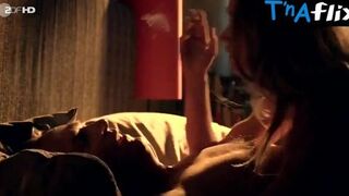 Lisa Maria Potthoff Sexy Scene in Sarah Kohr