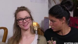 Holly & Cataleya zeigen uns, wie heißer Girl-on-Girl-Sex aussieht