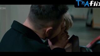 Viktoriya Maslova Sexy Scene in Zhizn Po Vyzovu