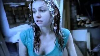 Josefine Preuss - Stuehle Im Schnee