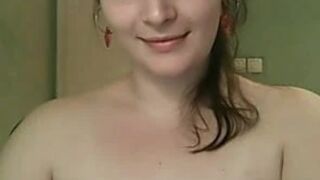 Slut girlfriend masturbates her hairy pussy on webcam