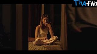 Emma Giegzno Sexy Scene in Hanba