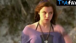 Alice Wegmann Bikini Scene in Malhacao