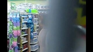 GOTCHA BITCH-upskirt of a young mom