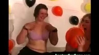 All girl oral in bisexual amateur sex game