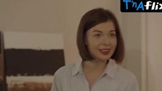 Evgenia Kirpichnikova Lesbian, Butt Scene in Podarok Vselennoy