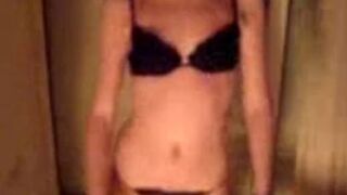AMATEUR BRUNETTE BEST SEX HOMEMADE