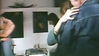 Strange Family (1977)
