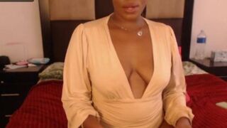 huge ebony booty rocking everywhere