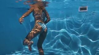 Hottest Euro girl Sofi Otis gets horny by the pool