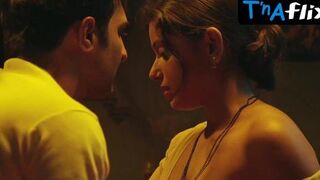 Sneha Paul Sexy Scene in Charmsukh