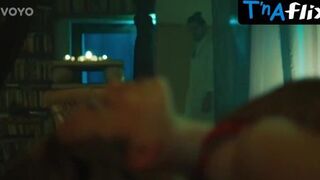 Anna Fialova Lesbian Scene in Guru