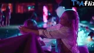 Pommelien Thijs Bikini Scene in High Tides