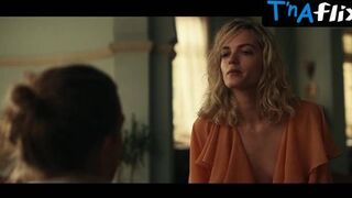 Elektra Jansson-Kilbey Underwear Scene in Shantaram
