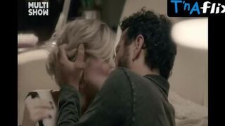 Nathalia Rodrigues Breasts Scene in A Segunda Vez