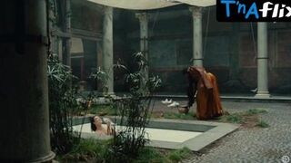 Carole Bouquet Butt Scene in Le Bon Roi Dagobert