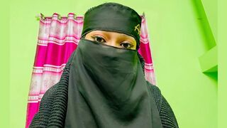 Aunty You're so sexy and your figure is look like sanny leone