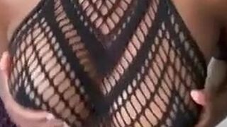 Twerking and shaking asmr