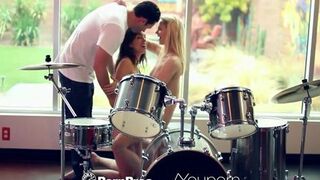 PornPros - Guy gets to rock out with his dick out on two beautiful ladies