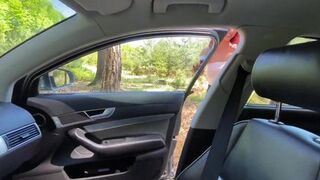 Auto-stoppeusePaula Shy Paie Dans Le Coffre