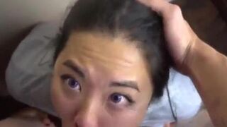hermosa con azules le gusta oral