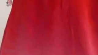 Busty Hornykitten fingering her pussy live show on cam