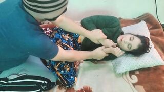 Soyi hui step sister ko jabar dasti choda