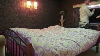 Around the world in 80 ways EP01: Tokyo Love Hotel