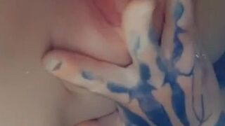 Tweaker slut pussy rub