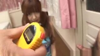 Jamming Asian girl in upskirt