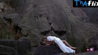 Eva Cobo Breasts Scene in Femmes