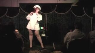BURLESQUE QUEEN