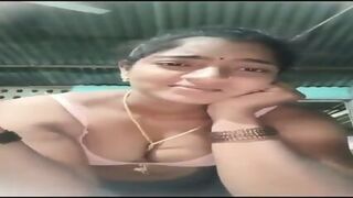South Indian Horny Girl Mastrubating Her Pussy With Carrot 