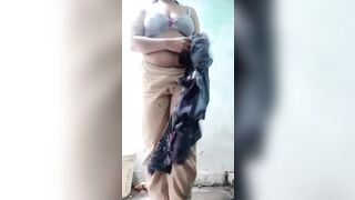 Hot Talking Desi Indian Bhabi Boobs