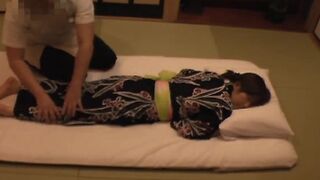 The young wife's massage in the japanese-style hotel 2