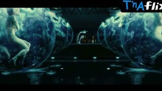 Milla Jovovich Sexy Scene in Resident Evil: Extinction